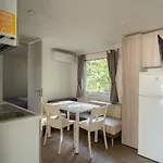 مكان تخييم Romea Family *